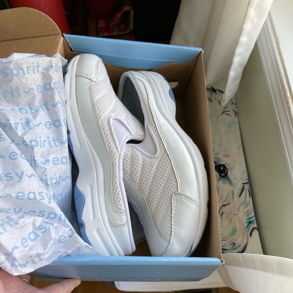 Easy Spirit White Hot Race 7.5 W - Picture 1 of 7